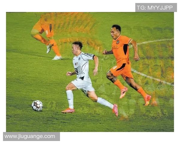 足球夏陌:在绿茵场上追逐梦想与激情的青春故事